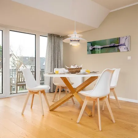 Str92b Strandzeit F * Niendorf (Timmendorfer Strand)